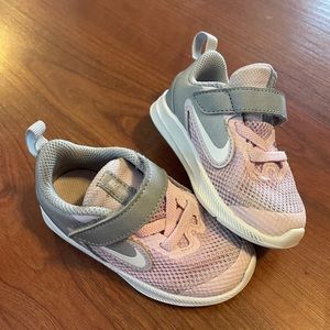 Toddler girls 6 Nike Downshifter shoes